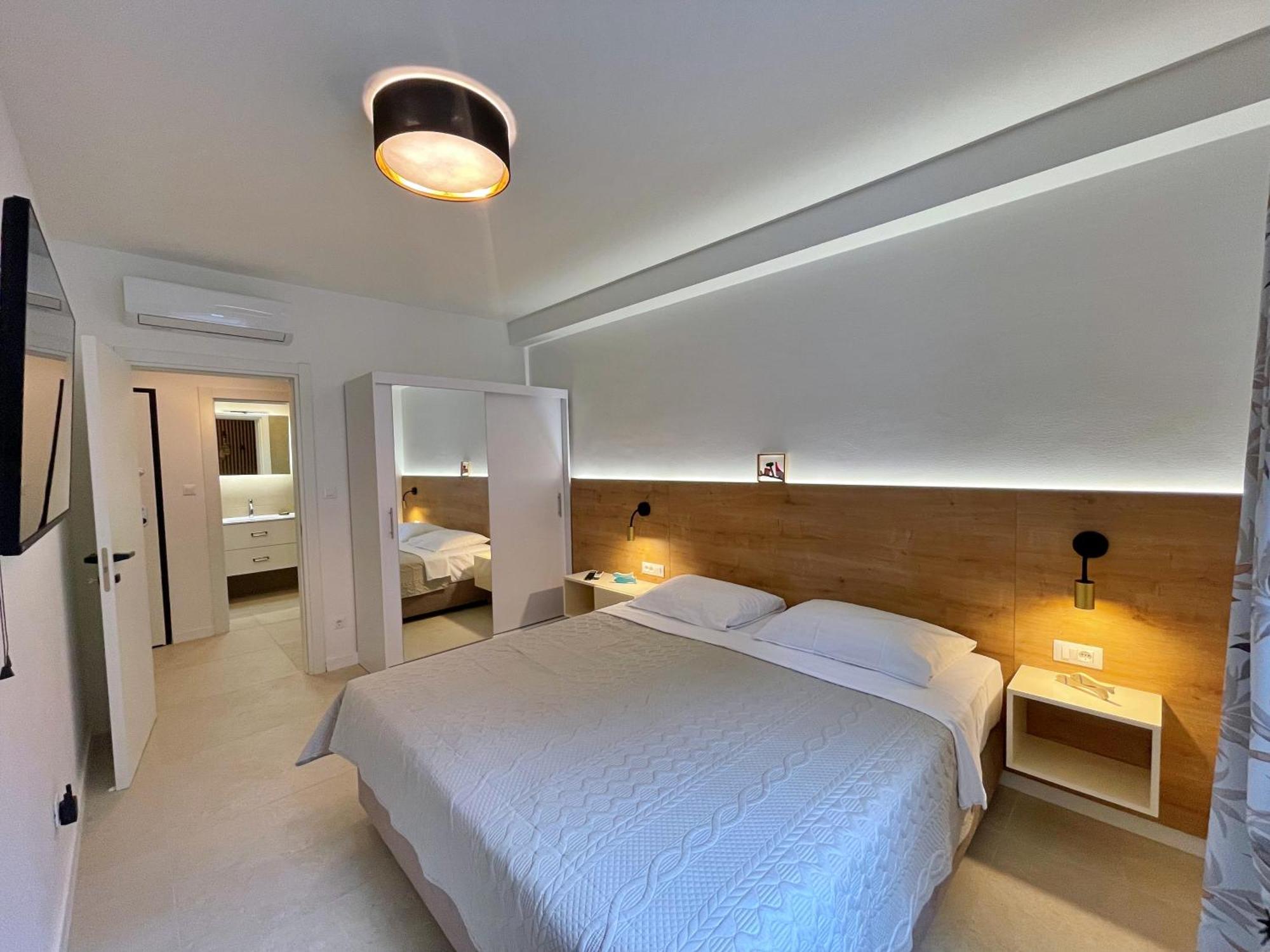 Villas Punta Silo - Luxury Apartments With Pool ภายนอก รูปภาพ